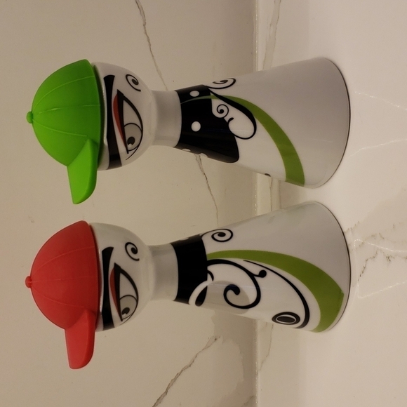 Toscana Oil and Vinegar set ceramic retro bottles containers 6.5"h x 3"… - Picture 4 of 8